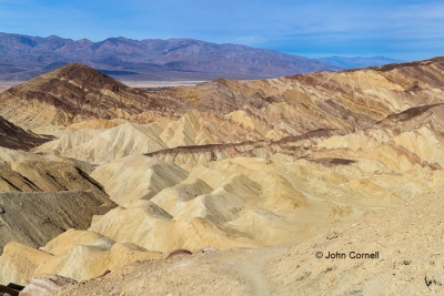Badlands;California;Death-Valley-National-Park;Erosion;Golden-Canyon;Sandstone;c