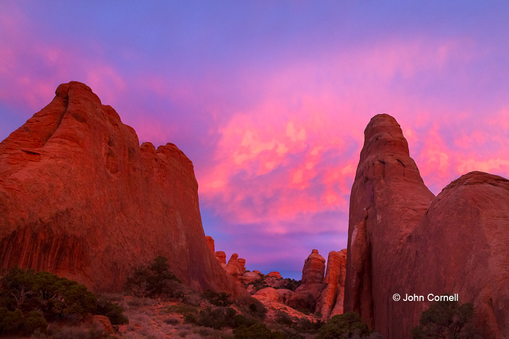 Arches National Park;Desert;Devil's Garden;Erosion;Red Rock;Red Rocks;Sandstone;Scenic;Sunrise;Utah;dry